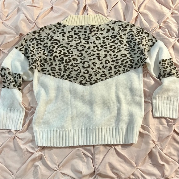Leopard colour block V neck pullover sweater - Picture 6 of 10